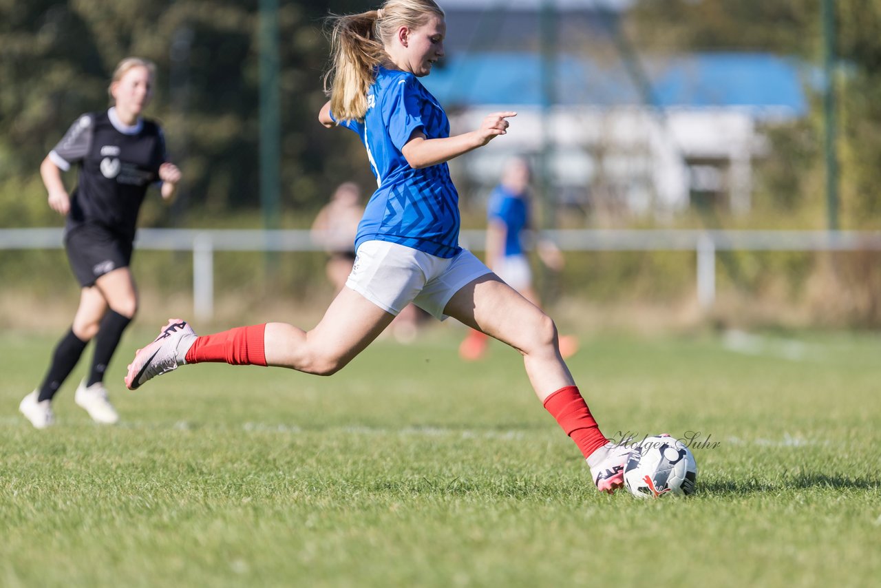 Bild 242 - F Holstein Kiel 2 - SSG Rot-Schwarz Kiel 2 : Ergebnis: 5:0